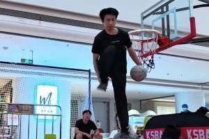 国际米兰vs卡利亚里在线观看高清_国际米兰vs卡利亚里全场回放免费观看_国际米兰vs卡利亚里录像回放免费观看从未在NBA扣篮大赛出现过的扣篮！