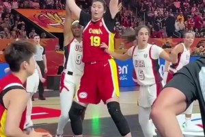 曼彻斯特城vs切尔西全场录像_曼彻斯特城vs切尔西全场免费直播_曼彻斯特城vs切尔西录像回放免费观看虽然身高优势绝对碾压，但是张子宇在内线想接球还是很难啊
