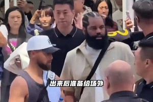霍芬海姆vs多特蒙德免费视频直播_霍芬海姆vs多特蒙德直播在线观看免费_霍芬海姆vs多特蒙德全场录像库里还是非常关心球迷的安全，维持好秩序再签名！！